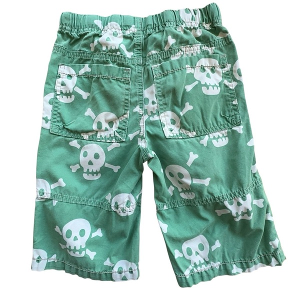 MINI BODEN | SKULL & CROSSBONES COTTON ADVENTURE SHORTS SOFT GREEN | 6Y - Picture 8 of 12